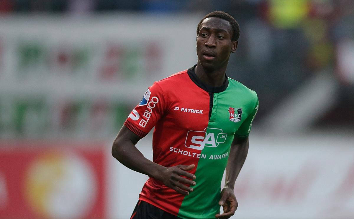 8分锁定胜 8分锁定胜