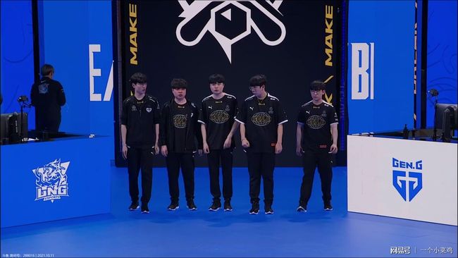 威少接受采 威少接受采